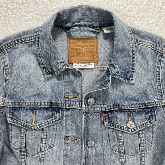 Levi’s Premium Ex-Boyfriend Trucker Jacket Women’s S Light Wash Casual 90s Boho - Picture 2 of 9